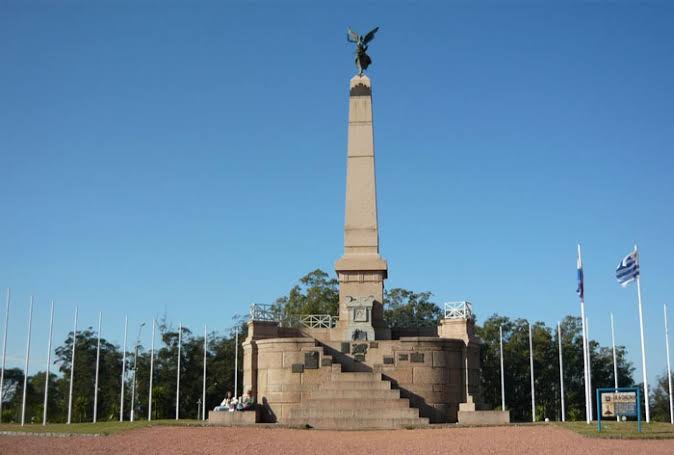 Obelísco de Las Piedras